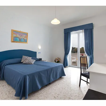 Britannia Otel 3*