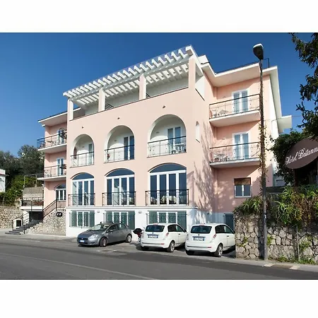 Britannia Hotel 3*