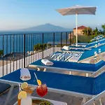 Britannia Hotel 3*