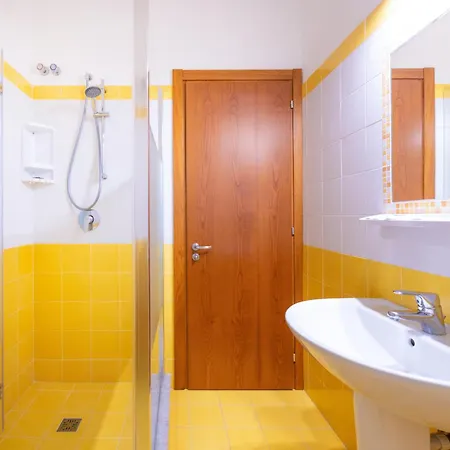 Britannia فندق سورينتو